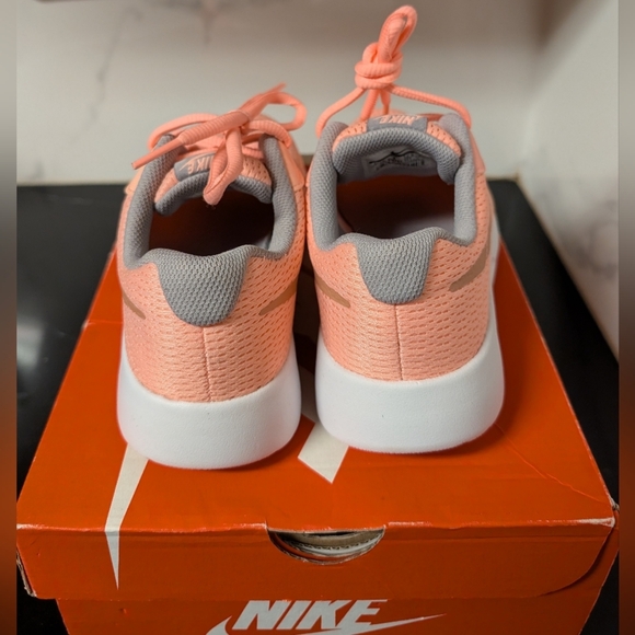 Nike Tanjun (GS)  Girl's Youth Sneakers Size 4.5Y NIB MSRP $60 - Picture 5 of 8